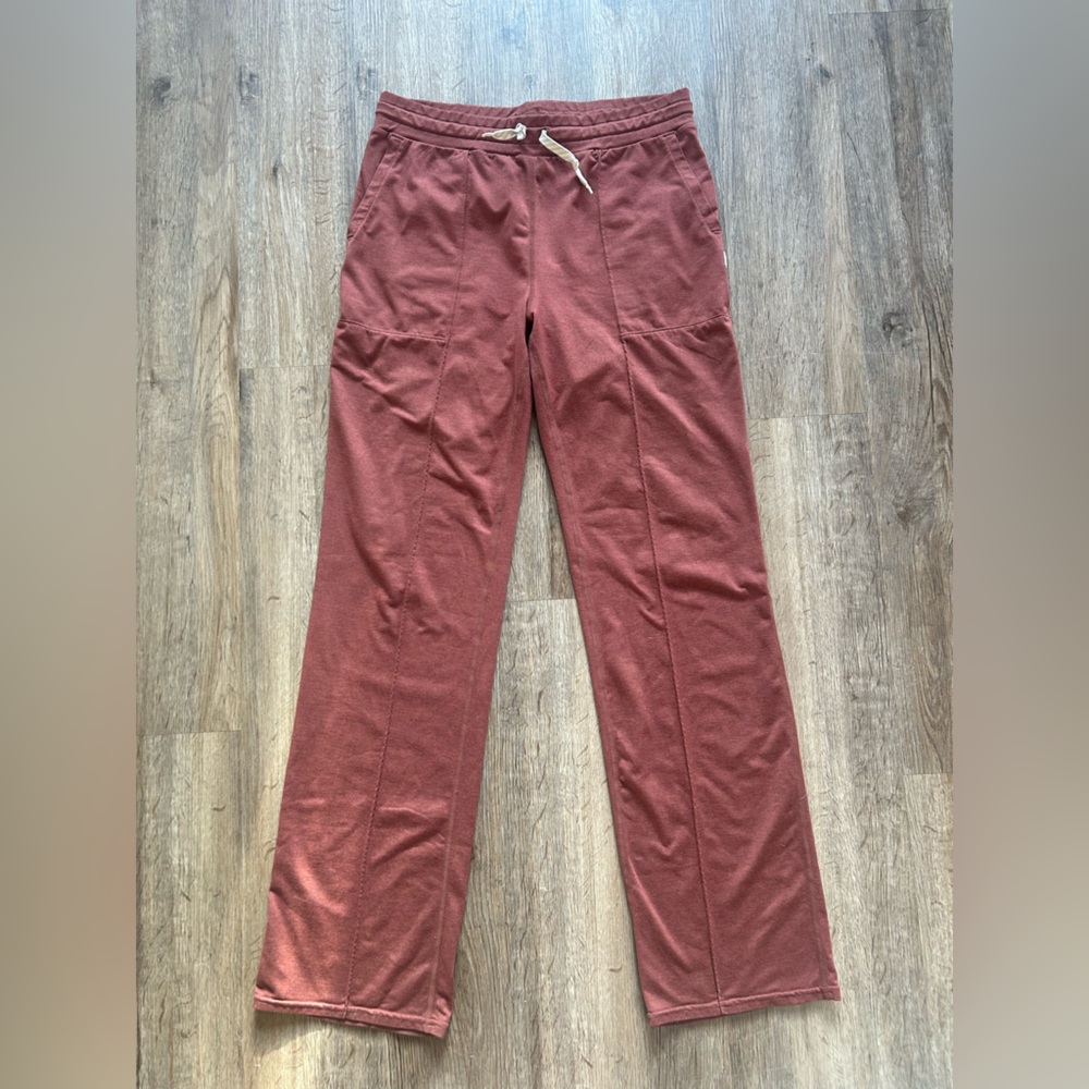 Vuori Women's Brick Red Joggers